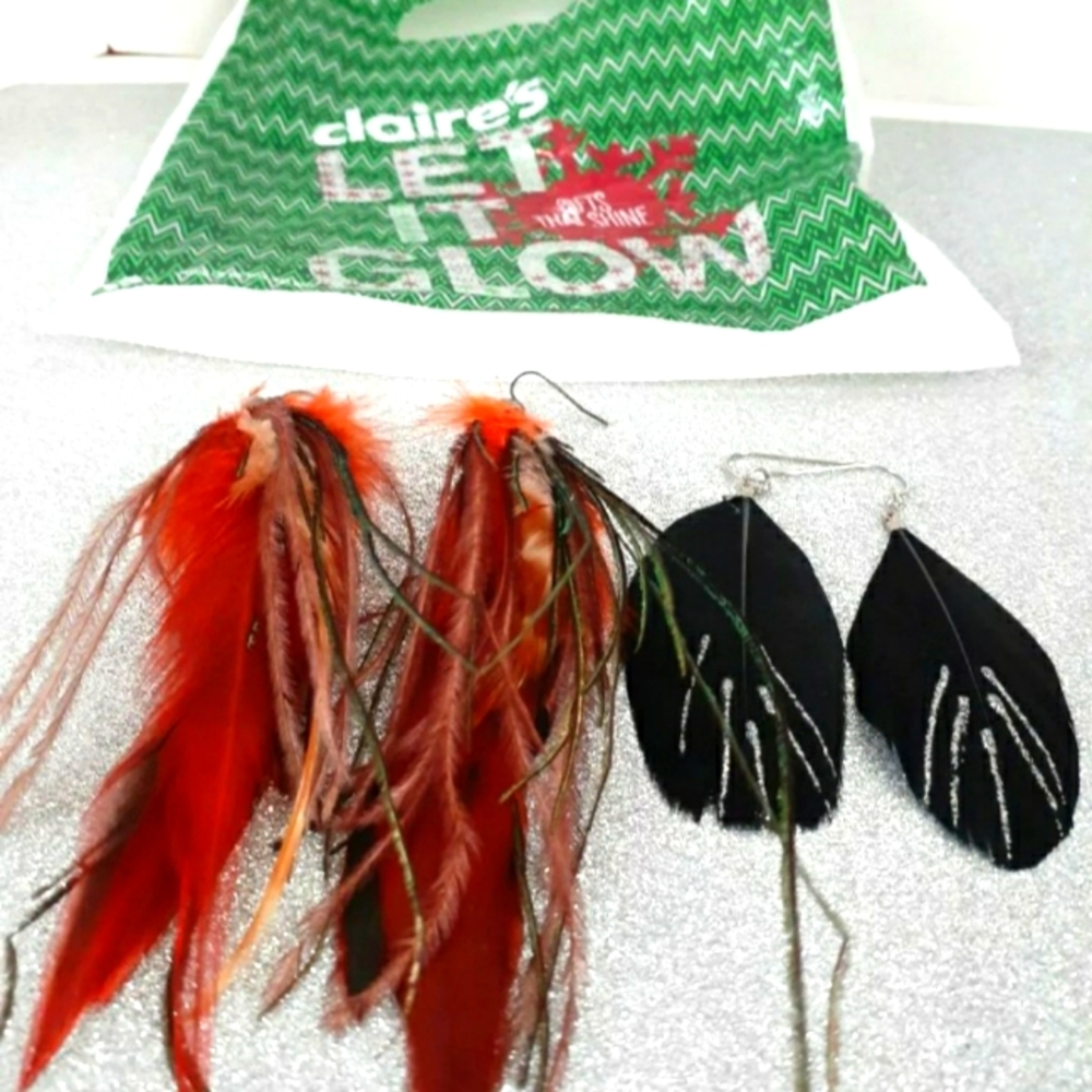 Vtg y2k  Feather earrings 2 pair Clare's brand never worn